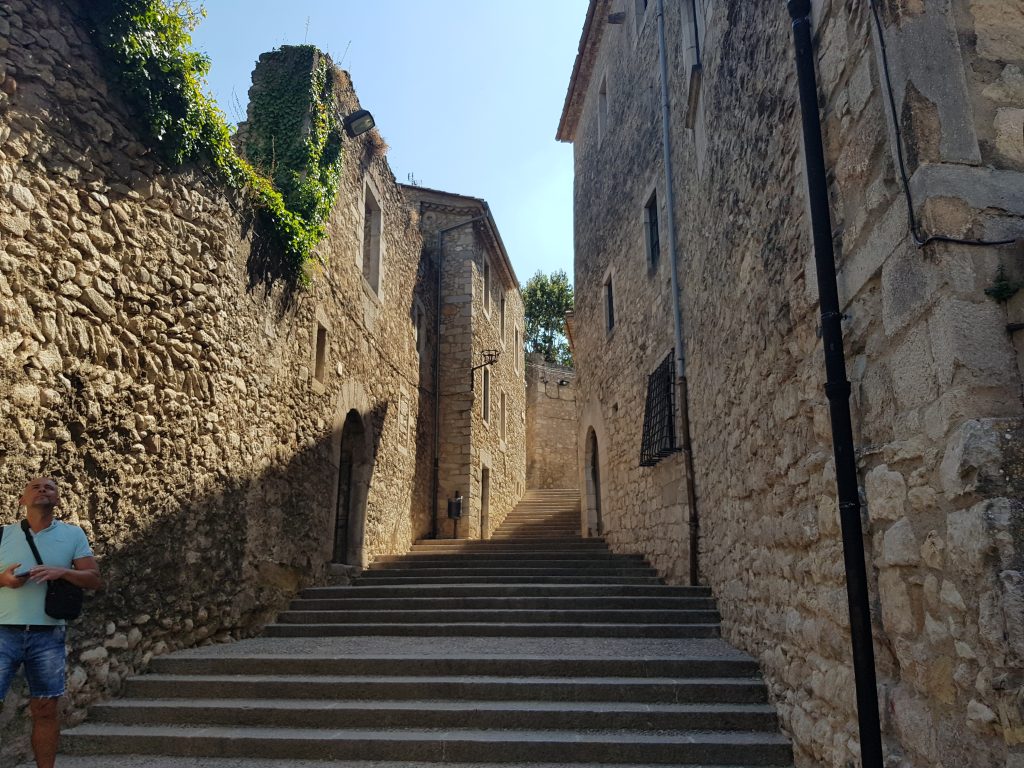 Percorso lungo le mura di Girona