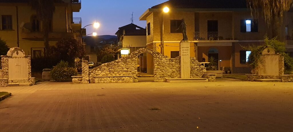 Monumento ai caduti a Ardore Marina