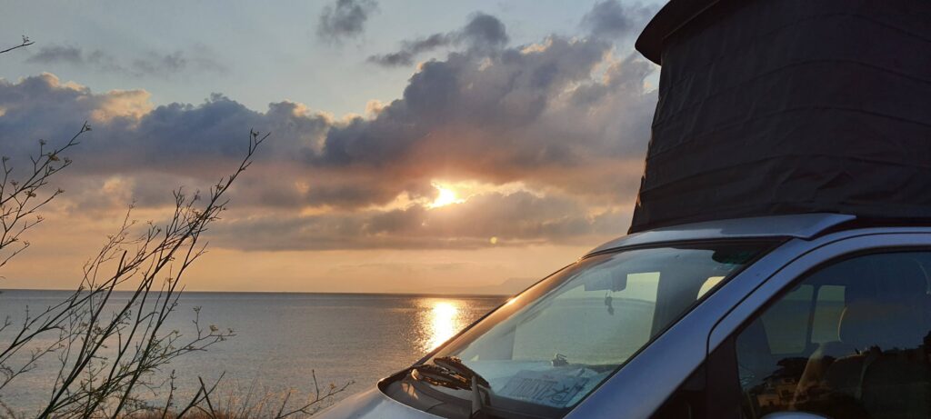 Tramonto ad Acqualadroni Beach, Messina