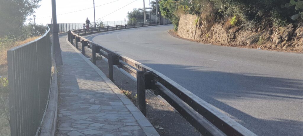 Strada che porta al Santuario di Tindari, Messina