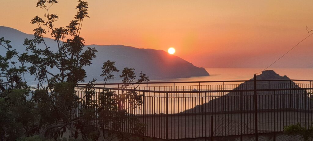 Tramonto visto dalla strada che porta al Santuario di Tindari, Messina