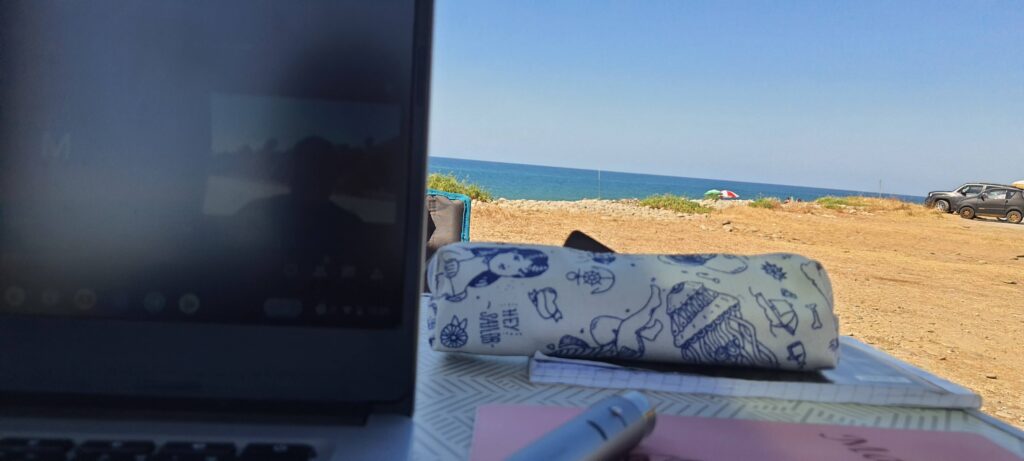 Panorama mentre faccio lezione fuori dal van a Contrada Piana, in Sicilia