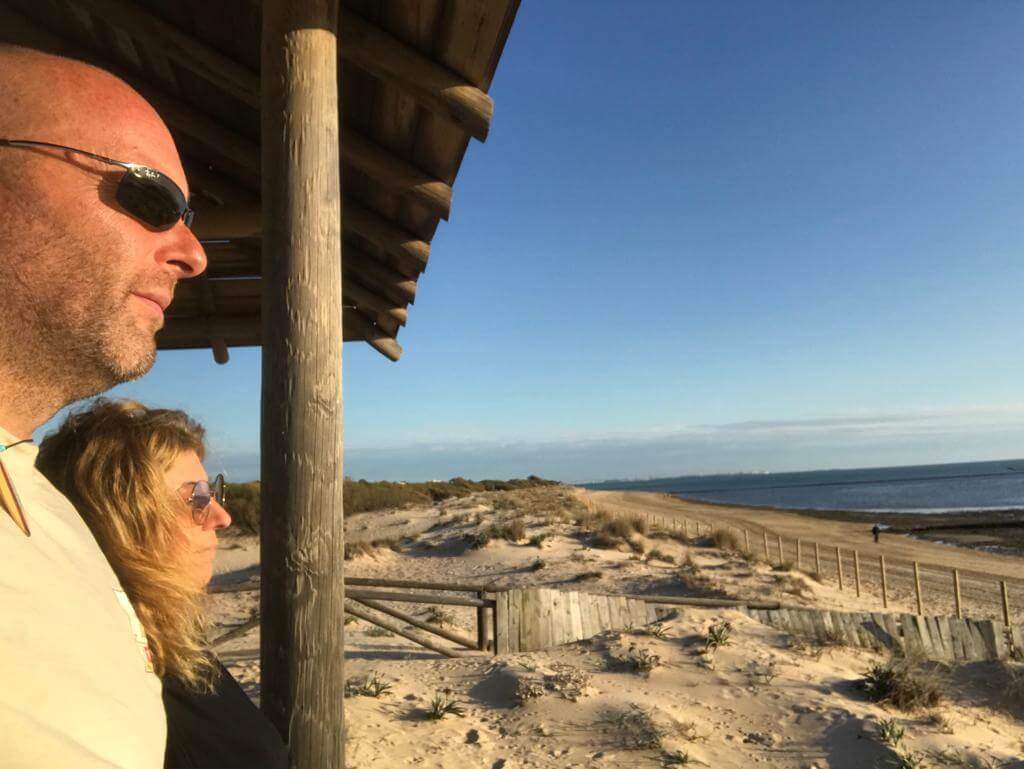 Io e Max in spiaggia a Rota, in Spagna