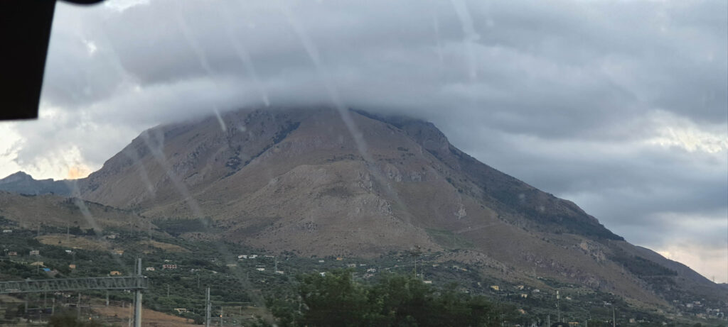 Panorama visto dal belvedere di Campofelice di Fitalia, Palermo.