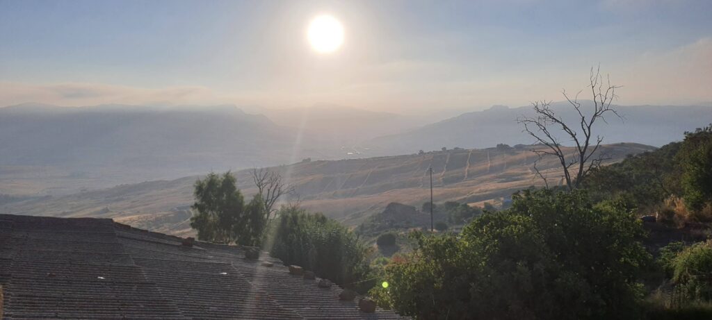 Panorama visto dal belvedere di Campofelice di Fitalia, Palermo.