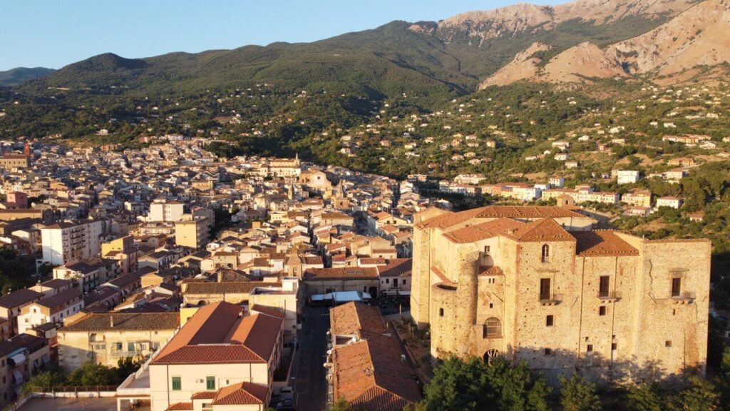 Castelbuono vista dal drone