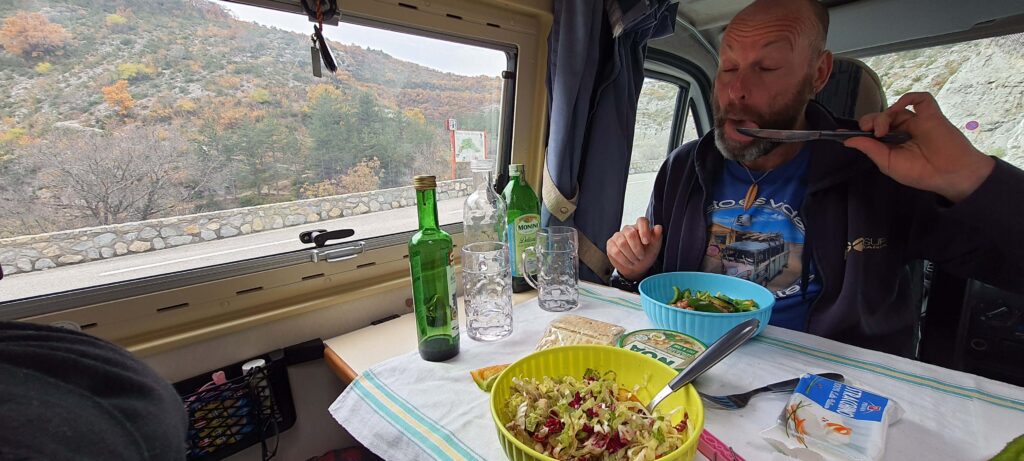 Sosta pranzo tra le montagne francesi