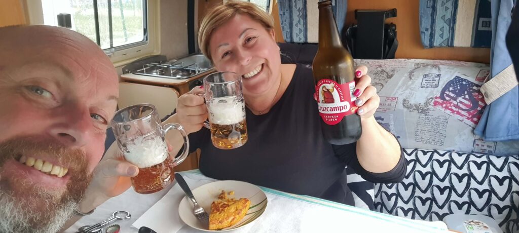 Io e Max in van a pranzo a Culera, in Spagna