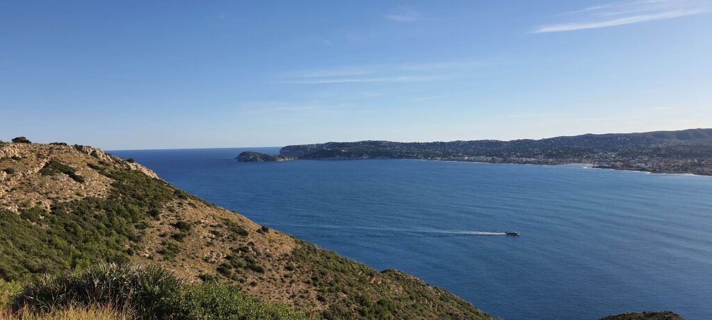Panorama che si vede dal mirador del Far del Cap de San Antonio, in Spagna