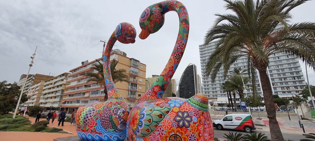 Particolare monumento a Benidorm
