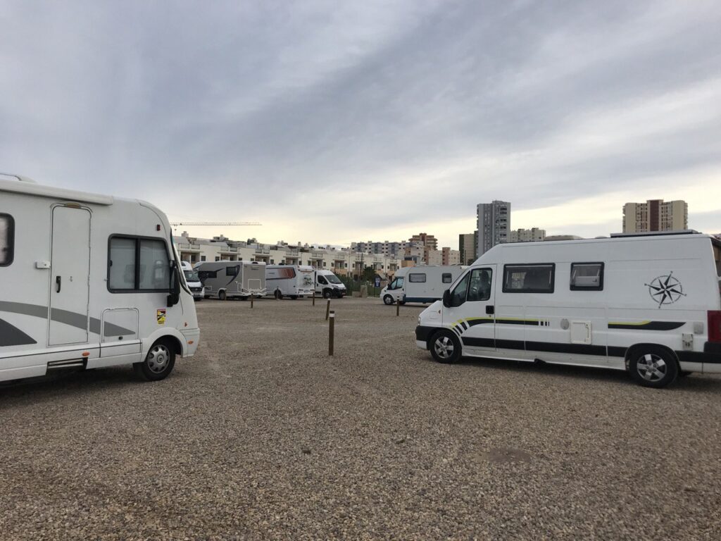 Mulon posteggiato all'area di sosta di Pobla de Farnals in Spagna