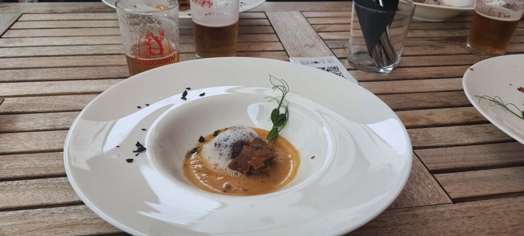Una delle tapas gourmet della Ruta del Iberico a Tarifa, in Spagna.