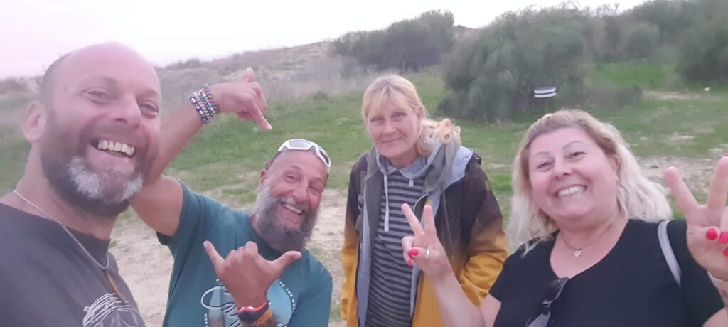Max, Tommaso, Gianna ed io a Playa de Los Lances, Tarifa, in Spagna.