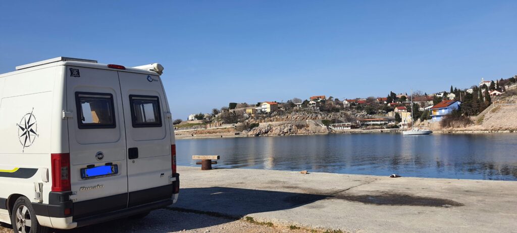 Sosta pranzo a Karlobag.