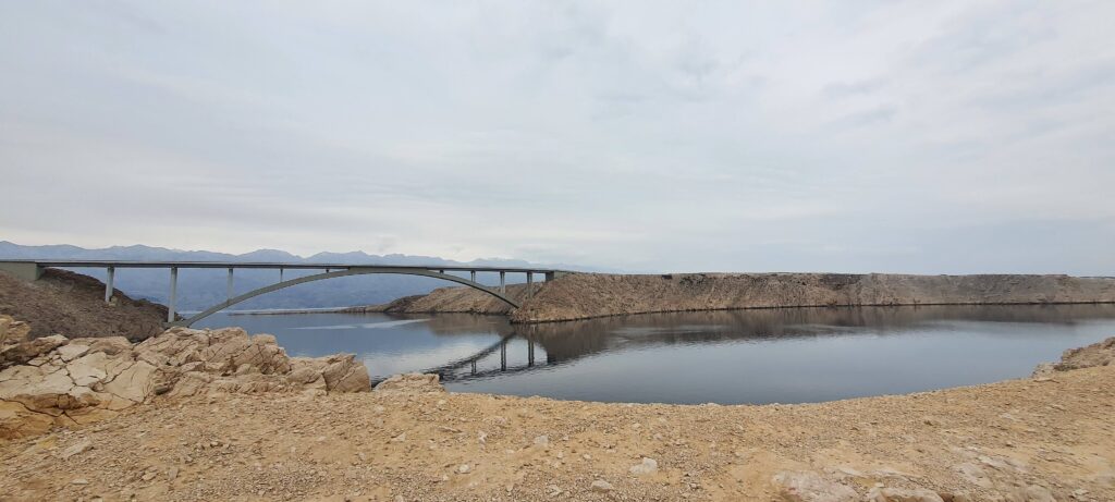Il ponte Paški.