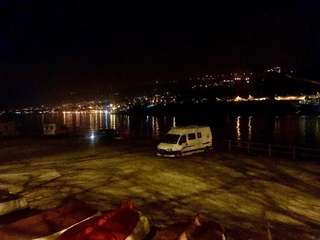 Parcheggio a Preluk, in Croazia.