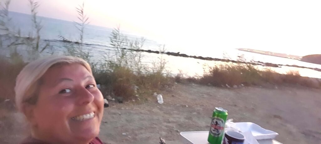 Io fuori dal van dopo cena