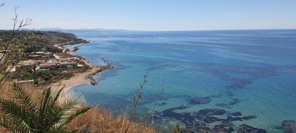 La spiaggia dove abbiamo parcheggiato vista dall'alto