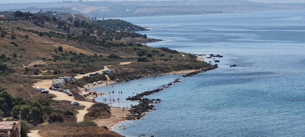 La spiaggia dove abbiamo parcheggiato vista dall'alto