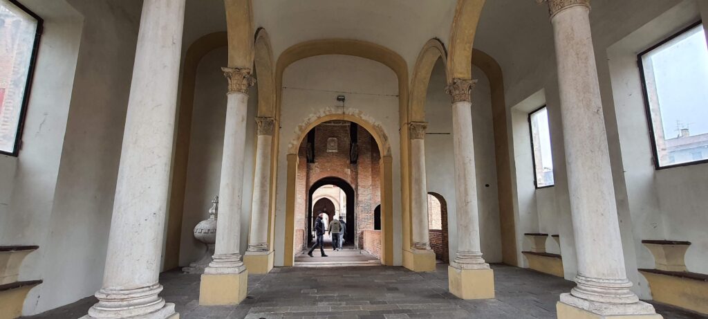 Arcate all'interno di Castello Estense